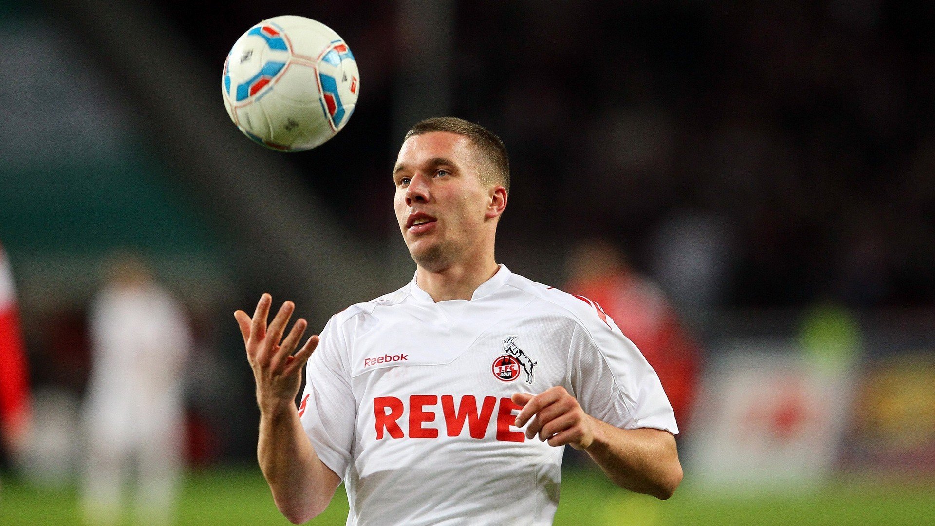 西亚卡姆重返赛场，险胜首场状态出色，C9观众沸腾！